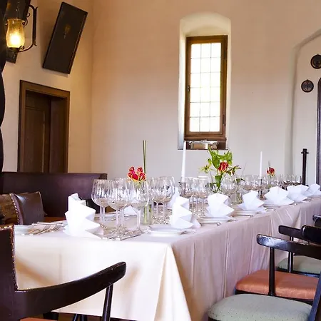 Schloss Weitenburg 3*