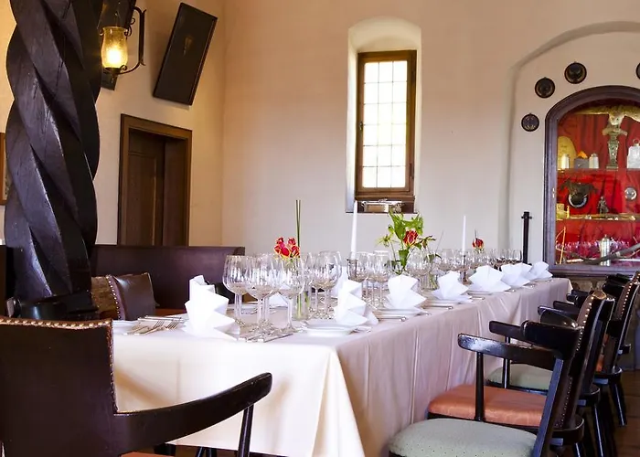 Schloss Weitenburg 3*